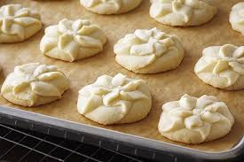 Cookie is set but not brown. 65 Classic Christmas Cookie Recipes That Will Spread Holiday Cheer Food Network Canada