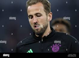 S harry kane hi-res stock photography and images