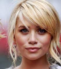 Gerade diese zeigen sich besonders wandelbar. Kurzhaarfrisur Schrager Pony Frisuren Frisuren2018 Frisureneinfache Frisurenlanghaar Haar Haarmodelle Neuefr Haar Styling Ponyfrisuren Kurzhaarfrisuren