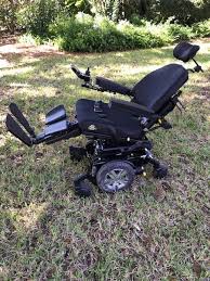 Barely Used Quantum Q6 Edge 2 0 Power Chair Powered Wheelchair Wheelchair Black Scooter