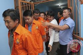 Further information, help, and advice. Immigration Office Of Palembang Deports 10 Malaysian Chinese Nationals Antara News