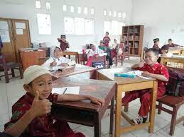 3 cara mudah mengatasi mata merah. 20 Tips Menghadapi Murid Nakal Tahun 2020 Versi Guru Muda Halaman All Kompasiana Com