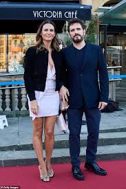 Matt dillon has had encounters with karen campbell, sonja morgan, elisa jordana and seka. Matt Dillon And Roberta Mastromichele Hold Hands At San Sebastian International Film Festival Daily Mail Online
