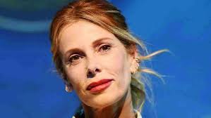 Alessia marcuzzi potrebbe non condurre la sesta edizione di uno dei reality più seguiti d'italia. Alessia Marcuzzi Compie 48 Anni