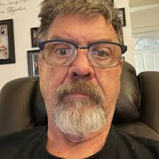 What lakes up north in Arizona can you drive up to the water?