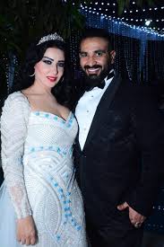 للفنانة سمية الخشاب طريقة خاصة في التواصل مع جمهورها عبر حساباتها في مواقع التواصل الاجتماعي وخاصة موقع التغريدات twitter. Ø³Ù…ÙŠØ© Ø§Ù„Ø®Ø´Ø§Ø¨ ÙˆØ£Ø­Ù…Ø¯ Ø³Ø¹Ø¯ ÙŠØ­ØªÙÙ„Ø§Ù† Ø¨Ø²ÙØ§ÙÙ‡Ù…Ø§ Ø¨Ø­Ø¶ÙˆØ± Ø¹Ù…Ø±Ùˆ Ø³Ø¹Ø¯ Ø¨Ø§Ù„ØµÙˆØ± Ù…Ø¬Ù„Ø© Ø§Ù„Ø¬Ø±Ø³