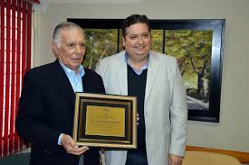 La Municipalidad reconoció la labor del Dr. Félix Aranda.