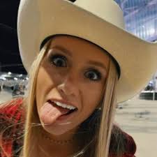 Amanda Mcduffie's Instagram, Twitter & Facebook