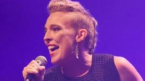 Mort de la chanteuse Barbara Weldens électrocutée sur scène dans le Lot :  les avocats des prévenus plaident la relaxe