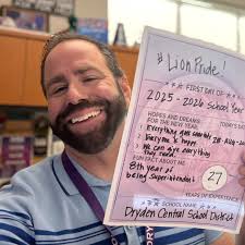 Our first day school boards are off to a great start! 🥳👀 Want to join in 