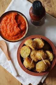 Les Patatas Bravas Sont Un Grand Classique De La Cuisine Espagnole Que L On Retrouve Gener En 2020 Recettes De Cuisine Espagnole Cuisine Espagnole Recettes De Cuisine