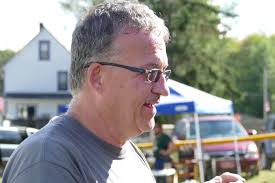 Do you know if any restaurants for pizzas around that have an outdoor area  that allows dogs?