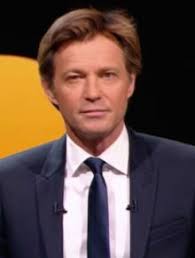 Ne pas se sentir toujours à la hauteur" : Laurent Delahousse fait de rares  confidences sur ses enfants