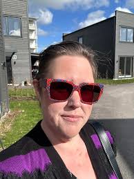 As I sit contemplating dull things like 'I wonder what he (or she) does for  a living?' (My favourite holiday past time!) my better half announces in  her happy voice, 'see that