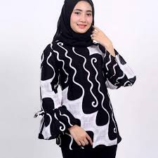 Tangan) size s 92cm x 78cm x 67cm x 41,5cm size m 96cm x 82cm x 68cm x. Jual Batik Prass Parang Hitam Putih Blouse Wanita Terbaru Juni 2021 Blibli