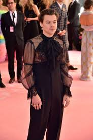 Dec 02, 2020 · harry styles just clapped back at critics of his dress in 'vogue' harry styles made waves recently after his dec. Harry Styles Worst Outfits Don T Exist A Ranking Of His Top 10 Looks Capital