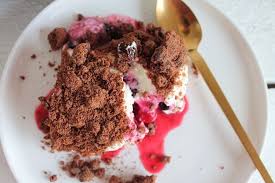 Einfache Und Schnelle Nachspeise Mit Beeren Und Quark Rezept Nachspeise Kochen Und Backen Rezepte Ofenpfannkuchen