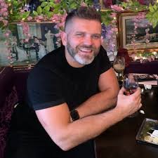 Vinny Hurrell (@vinnybelfast)