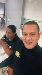 Mireya esta imparable no deja de comer uyyy le gusta el mago huevo de toro  ayyyy jajajaja