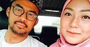 He is considered to be among the top notch individuals developing the malaysian music industry. Datin Red Sah Hamil Nak Surprise Saya Last Last Kantoi Datuk Red Datuk Seri Adnan Abu Atau Lebih Dikenali Datuk Red Ini Baru Baru Ini Gambar Orang Artis