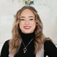 Kristy Stone's Instagram, Twitter & Facebook