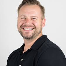 Ashley Altum's Instagram, Twitter & Facebook