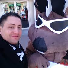 Dennis Carmichael (@lindsayzeek)