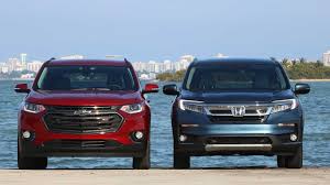 Comparing the 2015 chevrolet traverse, 2015 hyundai santa fe and 2015 toyota highlander. 2019 Chevrolet Traverse Vs 2019 Honda Pilot Comparison 3 Row Duel