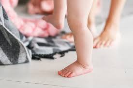 Analisis cairan persendian untuk memeriksa apakah nyeri yang muncul diakibatkan oleh infeksi atau kristal asam urat. Kelainan Kaki Berbentuk O Dan X Ketahui Penyebab Dan Cara Penanganannya Ladiestory Id