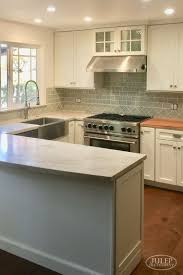 Classic Cottage Kitchen With Handmade Subway Tile 4x4 Decorative Border Shabby Chic Kitchen Chic Kitchen Kitchen Design