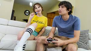Busty amateur teen with braces blows off a gamer - Faapy.com
