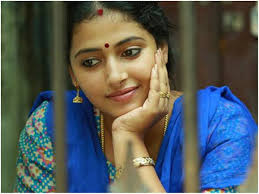 The captain is a hedonistic war drama which delves into the realms of comedy and absurdity in order to enhance the horror of herold's deeds. Captain Malayalam Movie Review Rating Plot Vp Sathyan Biopic Jayasurya Filmibeat
