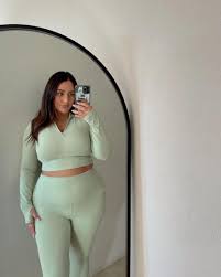 Yasmine Minovski - new AGT model - Plus-Size Models - Curvage