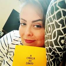 Não sei porquê a pessoa se dói para uma coisa que nem é para ela. Quem está  dizendo como alguém deve se sentir? Você que diz que professor não pode ser  feliz