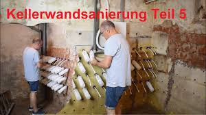 Feuchte kellerwände mit abplatzendem putz, salzausblühungen oder gar schimmel sind meist ein. Feuchte Kellerwand Von Innen Trocken Legen Youtube
