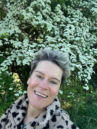 If you've been waiting for the perfect moment to start your hormone reset  journey, this is it: Eat Like a Girl is just $3.99