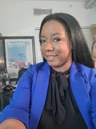 Gloria Crockett's Instagram, Twitter & Facebook