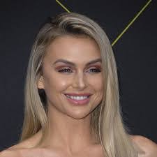 Courtney Beavers's Instagram, Twitter & Facebook