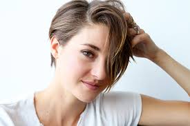 Stylish shailene woodley pixie hair in any colors and styles all ready for you. Shailene Woodley Beauty Hair Into The Gloss Into The Gloss