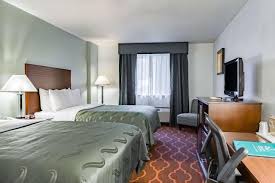 A business center and a meeting room are available. Quality Inn Suites Vancouver North Vancouver Updated 2021 Prices