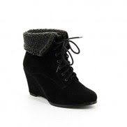 Talons compensée noir en très bonne état taille 36 portée que quelque fois. Epingle Sur Ma Chaussure