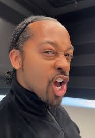 Brandon Schrader's Instagram, Twitter & Facebook