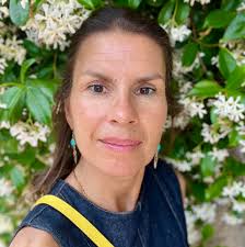 Hello, I am here in Portugal since last almost a year but enjoy my time  with my baby but thinking of starting a work again I understand very basic  Portuguese and speak