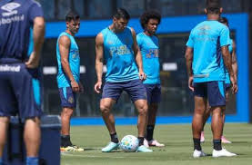 Grêmio finaliza preparação com volta de Gustavo Martins e dúvida no meio