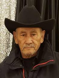 Can anyone please help with making these into an svg please want to make  into decals for a couple of ladies who have wheelie pugs like our Harry  💜Thanks in advance ladies