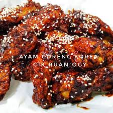 Add black pepper, sweet soy sauce, sugar, and chicken bouillon into the pan. Chef Ajaib Ayam Goreng Korea Ala Kyochon With Resepi Asal Che Nom Bahan Bahan Untuk Ayam Goreng Kepak Ayam Secukupnya 3 Ulas Bawang Putih 1 Inci Halia Sedikit Serbuk Black Pepper