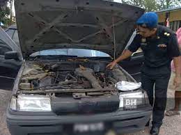 Mungkin ada antara korang yang tak reti. Ditahan Sedang Isi Minyak Petrol Seludup