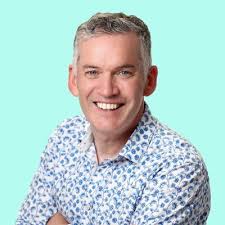 Andrew Naughton (@andrewsenan)