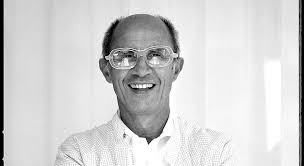 Andre Courreges French Fashion Designer, Painter And Sculptor Dies At 92