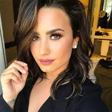 Demi lovato is giving blond hair a whirl. Demi Lovato Debuts Blonde Hairstyle With Selfie On Instagram Hello
